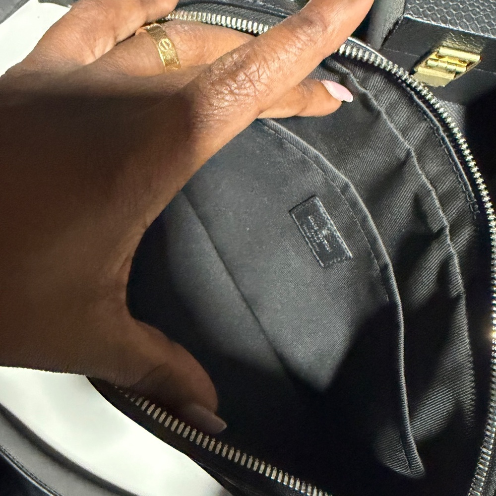 Louis Vuitton Men’s Messenger Bag - Picture 5 of 5